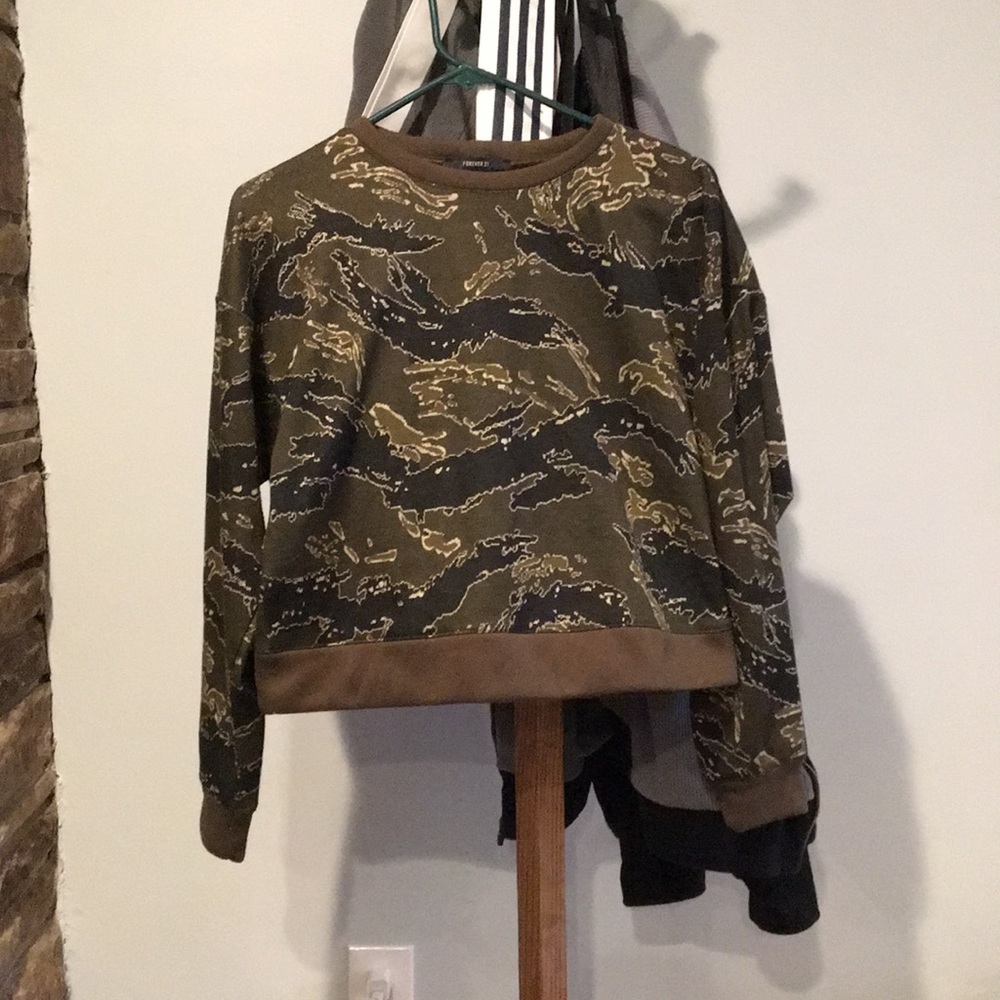 cropped army crew neck